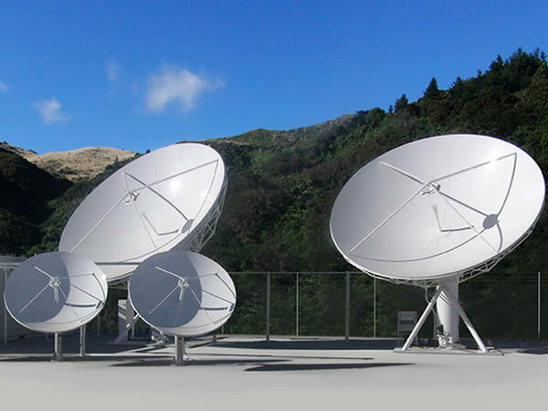 Dish way. VSAT антенна. VSAT станция спутниковой связи. Наземные спутниковые антенны. Стационарный спутниковый терминал.